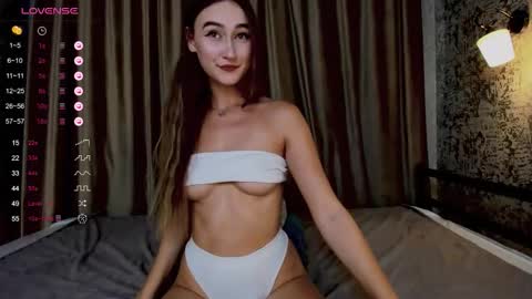 Mia online show from September 13, 9:31 am