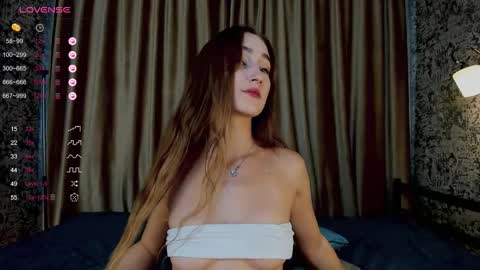 Mia online show from September 23, 9:45 am