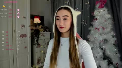 Mia online show from December 18, 9:15 am