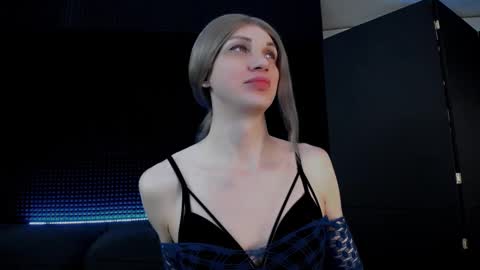 Snapshot of milena_hardy chatting on October 7, 4:20 am Milena Hardy online show from October 7, 4:20 am