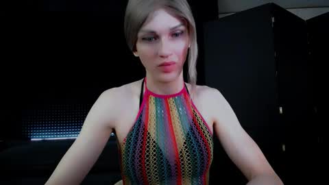 Snapshot of milena_hardy chatting on October 15, 4:56 am Milena Hardy online show from October 15, 4:56 am