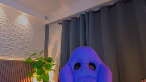 milena_lawson online show from September 25, 11:25 am