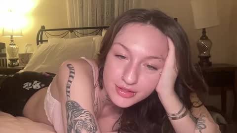 miley_monroee online show from February 17, 2:31 am