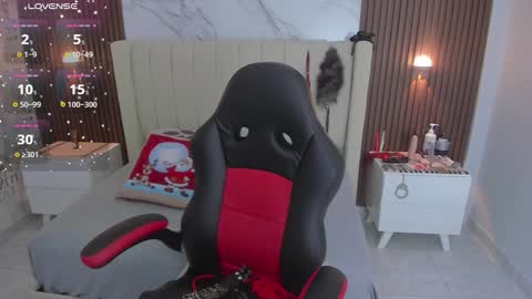 MILEY  online show from December 3, 2:52 am