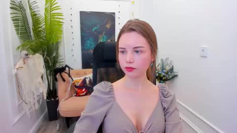 mileygloss online show from October 30, 11:33 am