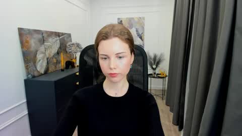 mileygloss online show from April 19, 11:31 am