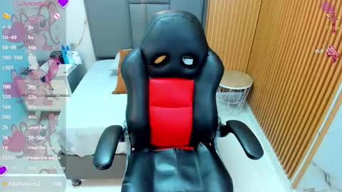 MILEY online show from March 9, 12:53 pm