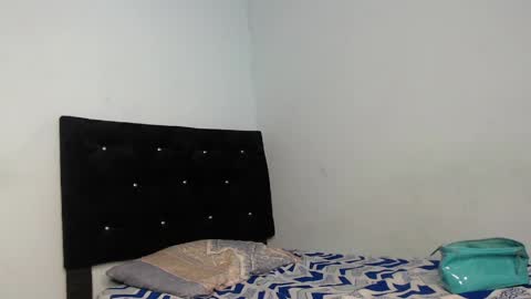 Anay velez online show from April 12, 5:23 am