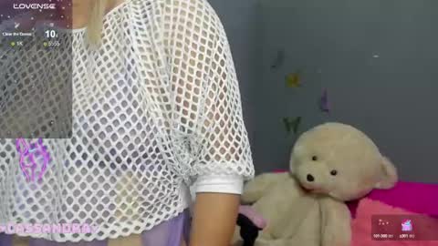 Snapshot of milf_bigboooty chatting on December 20, 7:01 am kassandra online show from December 20, 7:01 am