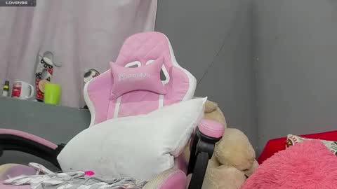 Snapshot of milf_bigboooty chatting on December 31, 8:26 am kassandra online show from December 31, 8:26 am