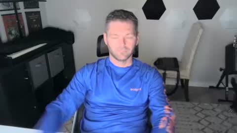 Snapshot of milf_hunter567 chatting on October 17, 5:59 pm milf_hunter567 online show from October 17, 5:59 pm