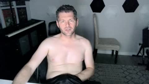 Snapshot of milf_hunter567 chatting on October 25, 5:40 pm milf_hunter567 online show from October 25, 5:40 pm