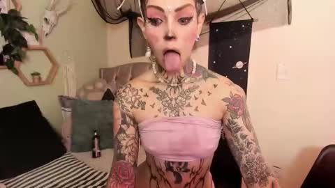 Isabella online show from February 19, 1:29 pm