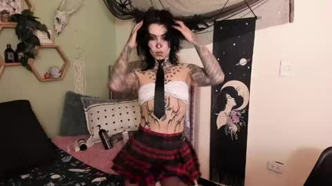 Snapshot of milf_onlyseduction chatting on April 23, 1:35 pm Isabella online show from April 23, 1:35 pm