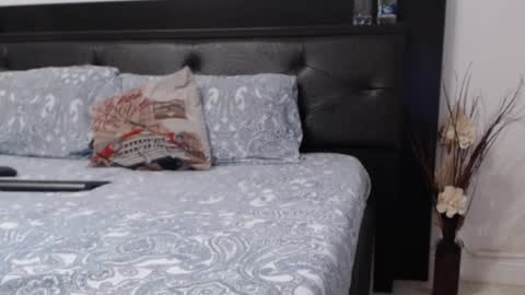 milfa online show from February 27, 7:12 am