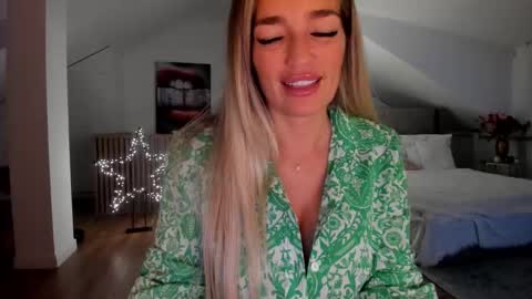 Ingrid online show from December 21, 10:17 pm