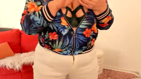 MilfElla online show from January 10, 10:17 am