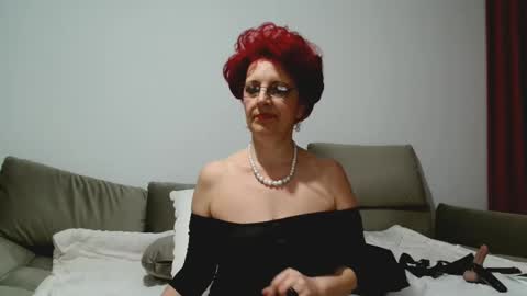 Milfsupreme online show from February 7, 9:15 pm