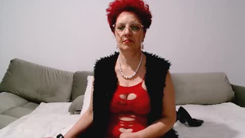 Milfsupreme online show from February 8, 9:07 pm