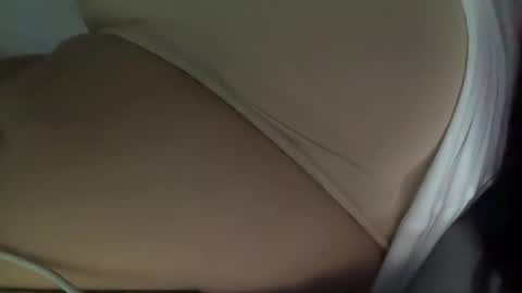 Snapshot of milfgoddesss chatting on May 9, 12:16 am MilfGoddessS online show from May 9, 12:16 am