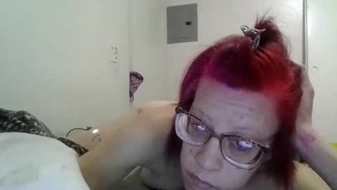 milfmadeslut online show from April 15, 4:25 pm