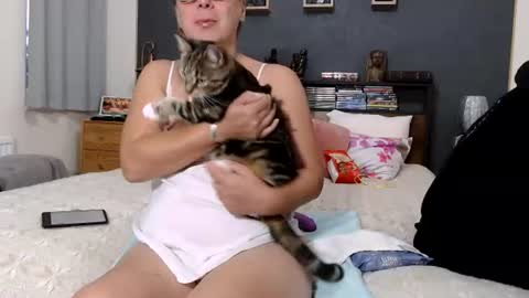 milfyanddaddy online show from June 16, 8:11 pm