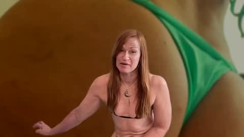 Snapshot of milfymia73 chatting on July 15, 6:46 pm Mia online show from July 15, 6:46 pm