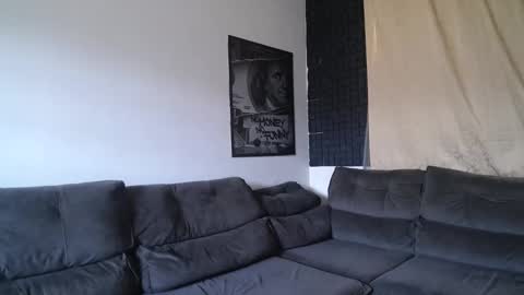 milioncouple online show from April 4, 4:59 pm