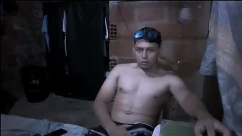 Snapshot of milk_boy25 chatting on October 7, 6:49 pm milk_boy25 online show from October 7, 6:49 pm