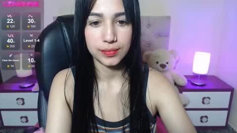 Snapshot of milk_little4u chatting on October 22, 3:40 am luci online show from October 22, 3:40 am