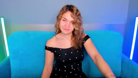 milkablond online show from February 4, 12:40 am