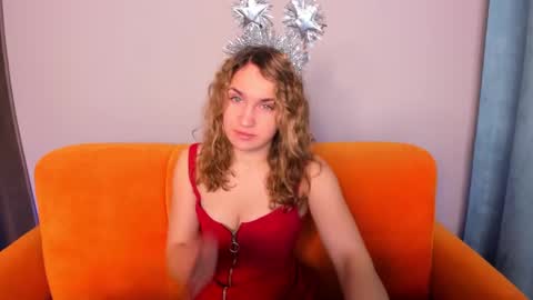 milkablond online show from February 14, 1:23 am