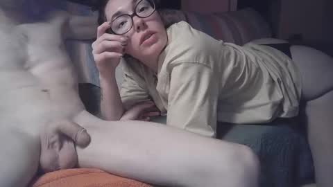 Snapshot of milknhunnny chatting on December 22, 4:42 am milknhunnny online show from December 22, 4:42 am