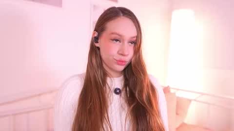 milky_0 online show from October 19, 11:05 pm