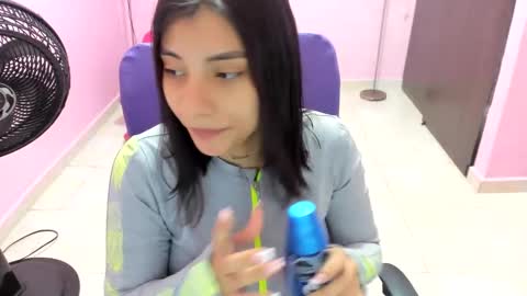 Snapshot of milky__boobs69 chatting on December 2, 12:29 pm vale online show from December 2, 12:29 pm