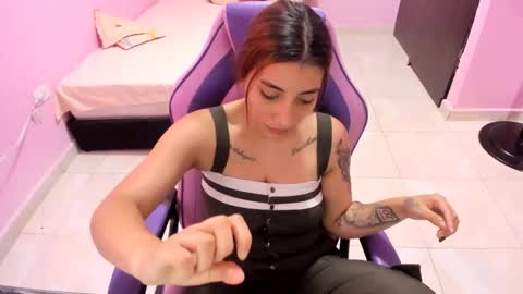 Snapshot of milky__boobs69 chatting on October 29, 12:51 pm vale online show from October 29, 12:51 pm