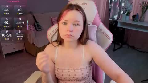 Snapshot of milky_basement chatting on October 4, 7:39 am milky_basement online show from October 4, 7:39 am