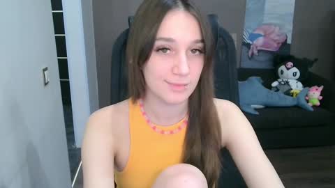 Snapshot of milky_way_rrr chatting on December 18, 12:43 am Milky online show from December 18, 12:43 am