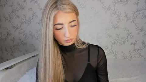 Vivian online show from January 26, 8:25 am