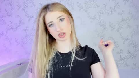 Vivian online show from February 25, 1:39 pm