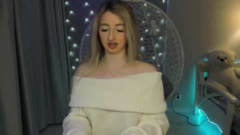 Vivian online show from October 5, 2:26 pm