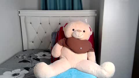 Milkybee online show from January 11, 6:35 pm