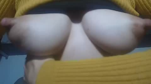 Snapshot of milkycandycce chatting on December 26, 10:52 pm C online show from December 26, 10:52 pm