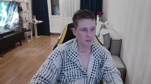 Snapshot of milkyfap chatting on March 20, 10:47 pm Mark and Elsa online show from March 20, 10:47 pm