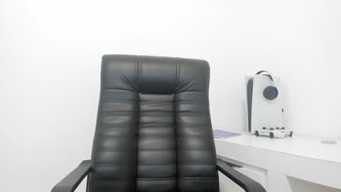 Livia online show from December 11, 4:20 pm