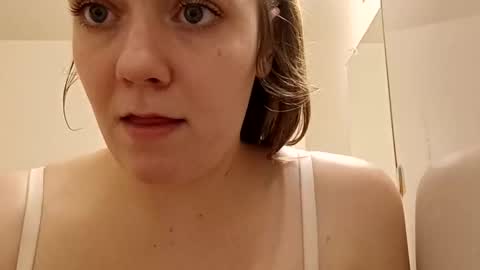 milkymomasquirtsalot online show from May 6, 5:25 am