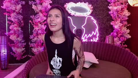 Snapshot of milla_davis chatting on December 2, 7:38 pm MILLA online show from December 2, 7:38 pm