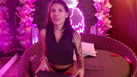 Snapshot of milla_davis chatting on December 14, 7:25 pm MILLA online show from December 14, 7:25 pm