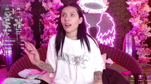 Snapshot of milla_davis chatting on January 7, 7:28 pm MILLA online show from January 7, 7:28 pm