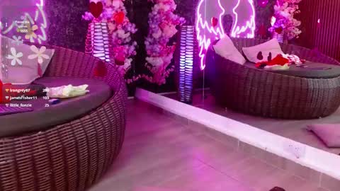 Snapshot of milla_davis chatting on February 17, 4:37 pm MILLA online show from February 17, 4:37 pm